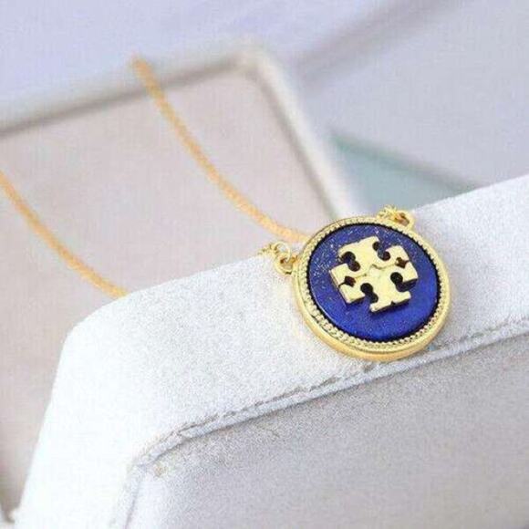 NWT  Tory Burch Gold Logo Round Blue Lapis Necklace - Picture 2 of 6